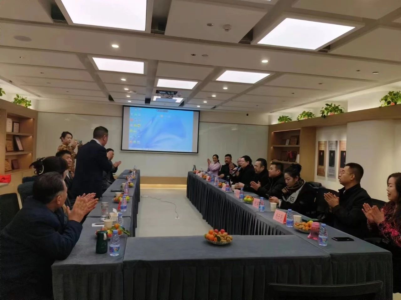 西安国学研究会2024年1月轮值会长办公会在城市人家航天旗舰店顺利举行